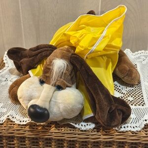 1985 Blue Box Bassett Hound stuffed animal toy